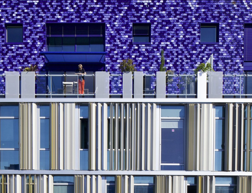 Centro comercial y residencias en Besanzón por MÉTRA+ASSOCIÉS. Fotografía por Philippe Ruault