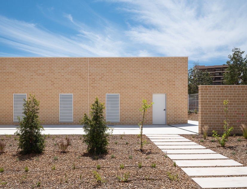 Extension of the Health Centre in La Carihuela by MarinaUno. Photograph by Fernando Alda