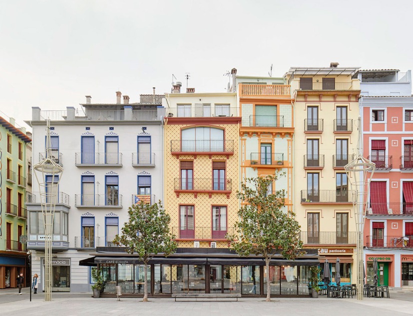 Plaza Major de Olot por unparelld'arquitectes. Fotografía por José Hevia