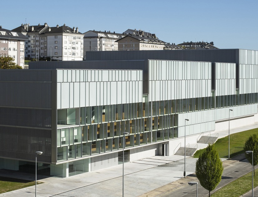 Auditorio de Lugo por Paredes Pedrosa. Fotografía por Fernando Alda Auditorio de Lugo por Paredes Pedrosa. Fotografía por Fernando Alda