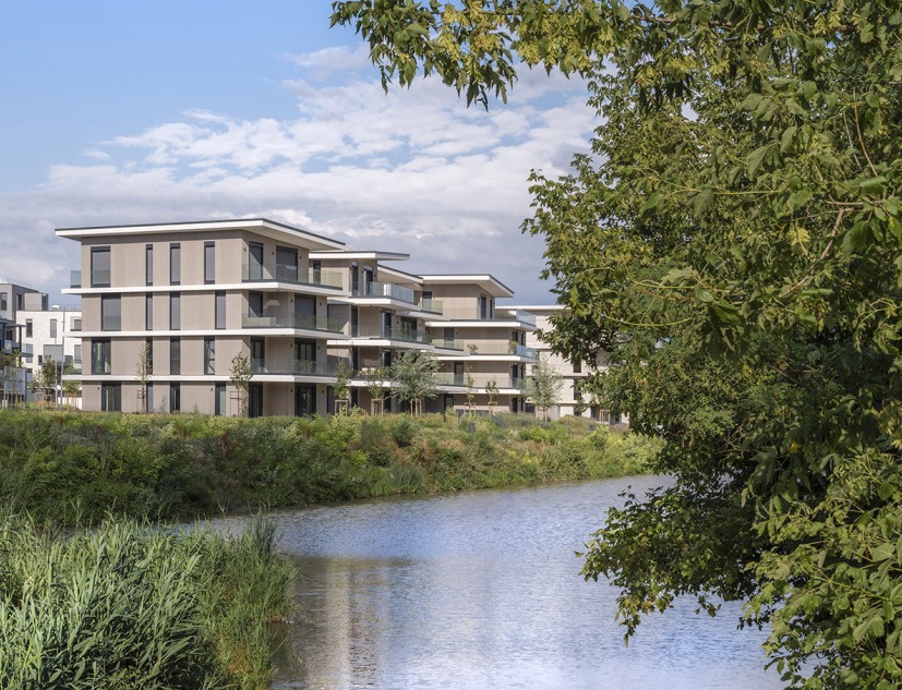 Casa y parque «Lake 11» por Coldefy + DDS. Fotografía por Tamás Bujnovszky