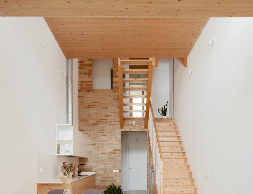 115ARI, new row house in Sabadell by Vallribera Noray Arquitectes. Photograph by José Hevia