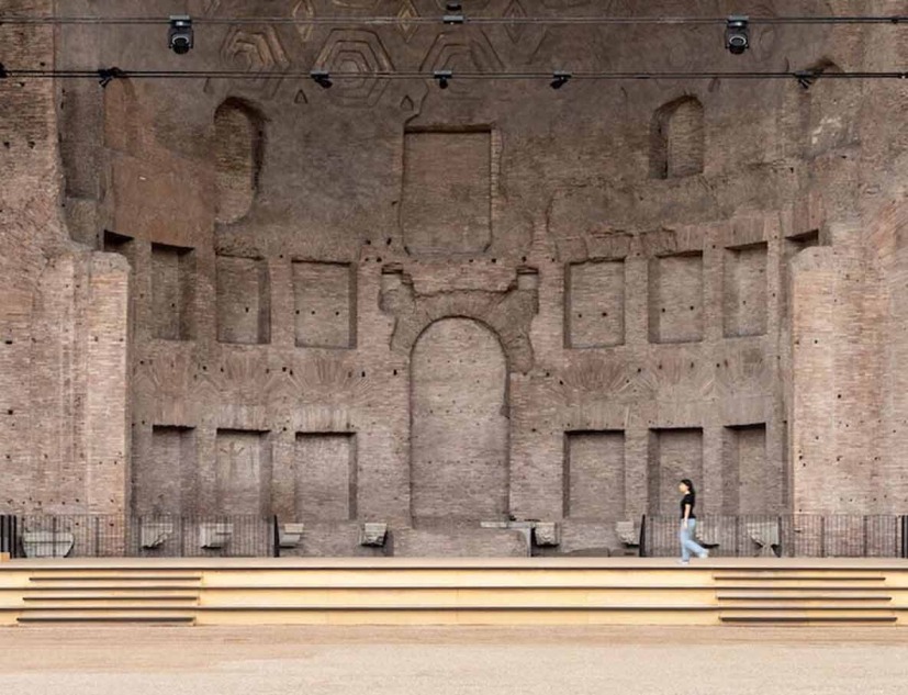 Nuevo escenario y nuevo recorrido expositivo de la Basílica de Majencio por Alvisi Kirimoto + Asociados. Fotografía por Giuseppe Miotto / Marco Cappelletti Studio