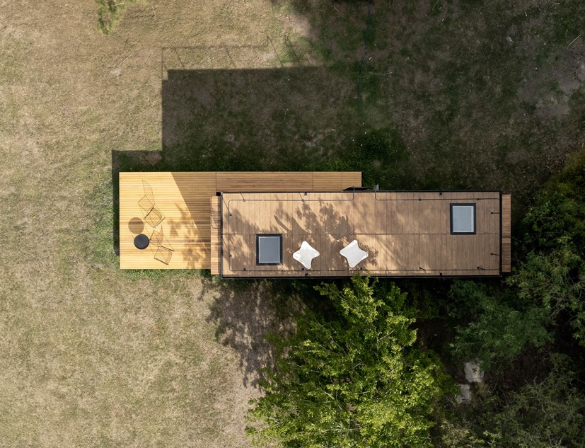 Casa mínima en La Plata por Estudio Borrachia. Fotografía por Luis Barandiaran