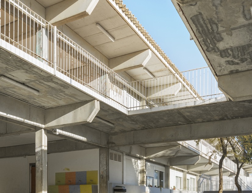 Colegio Aljarafe por Fernando Higueras y Antonio Miró. Fotografía por Juanca Lagares