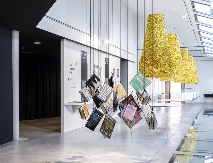 «Eu-topías, Ou-topías», exposición principal. «Castillos en el aire, o cómo construir la utopía hoy» / Bienal Internacional de Arquitectura de Euskadi. Imagen cortesía por Mugak/2025 «Eu-topías, Ou-topías», exposición principal. «Castillos en el aire, o cómo construir la utopía hoy» / Bienal Internacional de Arquitectura de Euskadi. Imagen cortesía por Mugak/2025