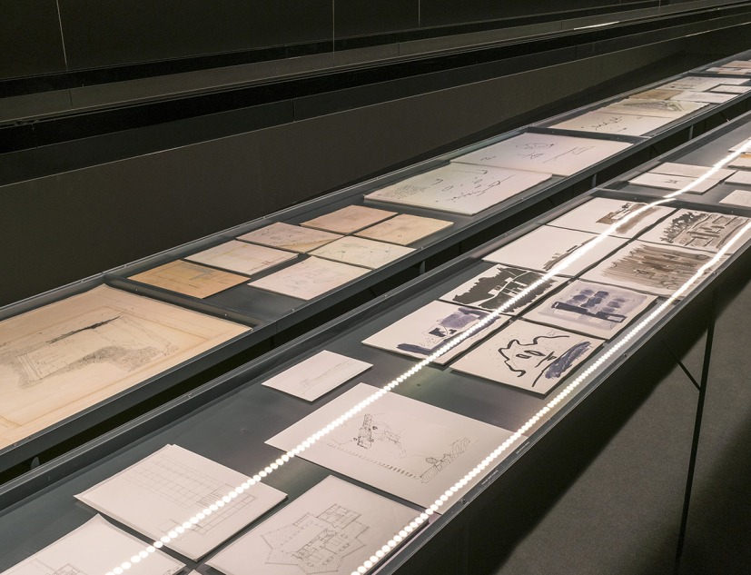 Dibujos de arquitecturas. Colección Primitivo González. Fotografía por Ricardo González