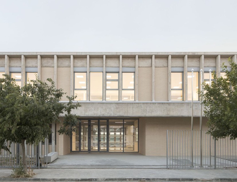 CEIP Malpartida por Tenor + Paradigma Estudio + Buró4 + Gabriel Verd Arquitectos. Fotografía por Del Rio Bani