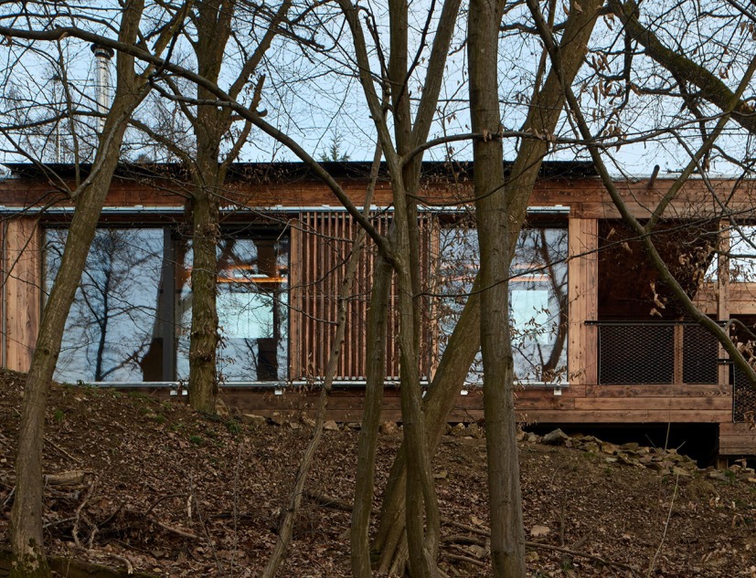 Casa Medník por Päivä architekti. Fotografía por Radek Úlehla