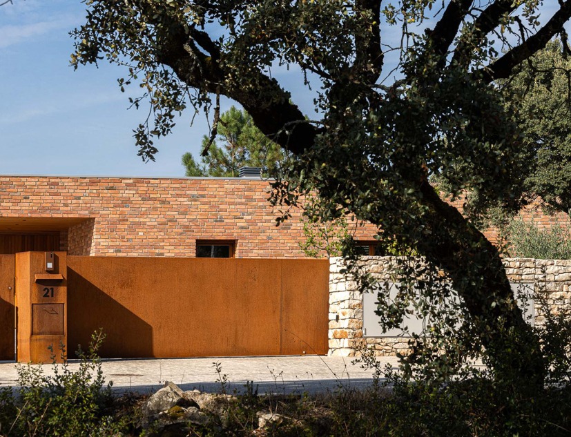 Casa en Lameira por João Pedro Pedrosa. Fotografía por Ivo Tavares Studio