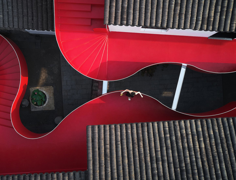 Big Red Crayfish by Dayi Design. Photograph by Cong Lin