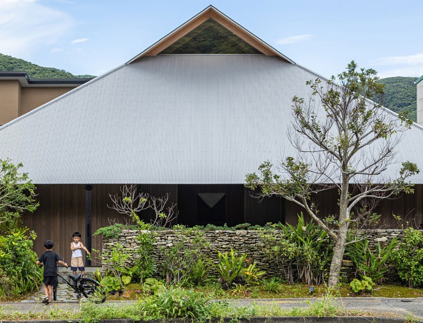 Amami House by Sakai Architects. Photograph by Toshihisa Ishii