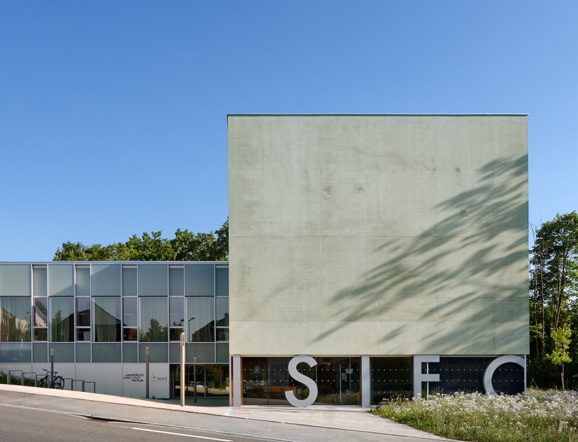 Escuela Avanzada de Ingeniería del Franche-Comté (ISIFC) por Dominique Coulon & Associates. Fotografía por Eugeni Pons