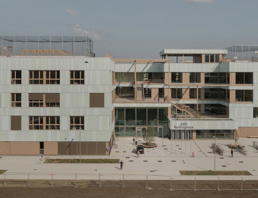 "AHS Reininghaus" school by j-c-k. Photograph by Federico Cairoli