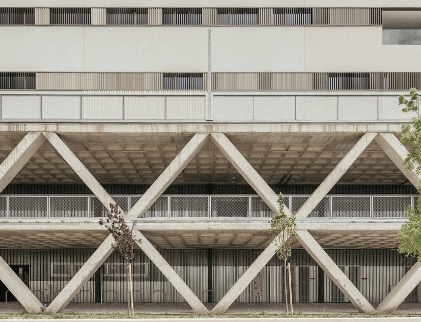 Ontinyent Hospital by Contell-Martínez and Manuel Vega. Photograph by Alejandro Gómez Vives