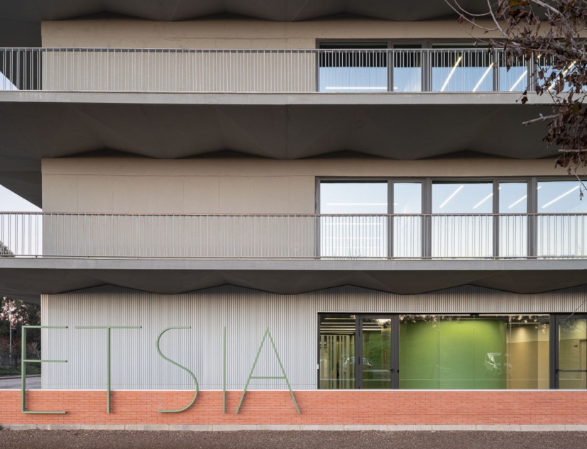 Expansion and renovation of the ETSIA of the Universidad de Sevilla by Estudio Carbajal. Photograph by Fernando Alda 