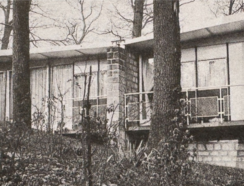 «Maison Coque (ADMM)». Fachada paneles aluminio. Exposición «Jean Prouvé - Inventeur de maisons». Imagen cortesia de Laffanour | Galerie Downtown y Fondation CAB Saint-Paul de Vence.