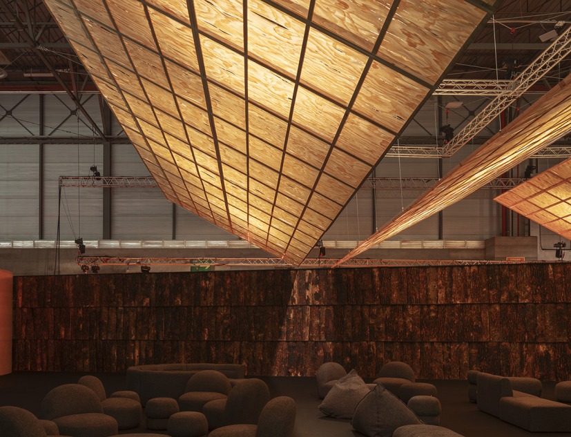 «350.000 Ha» Guest Lounge de ARCO Madrid 2026 por Manuel Bouzas y salazarsequeromedina. Fotografía por Luis Diaz Diaz 