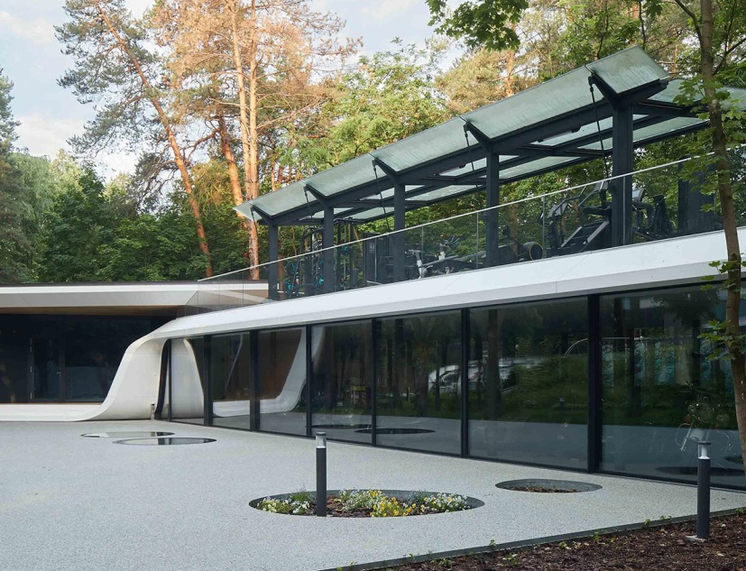 Garaje para colección de automóviles por Atrium. Fotografía cortesía de Atrium 