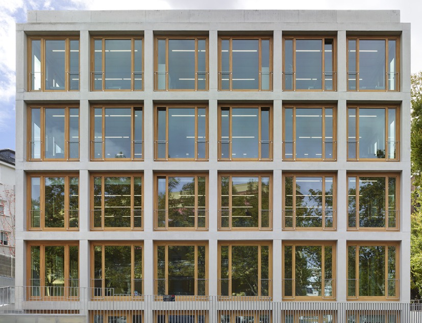 CEU San Pablo Faculty of Law by José María Sánchez Arquitectos. Photograph by Roland Halbe