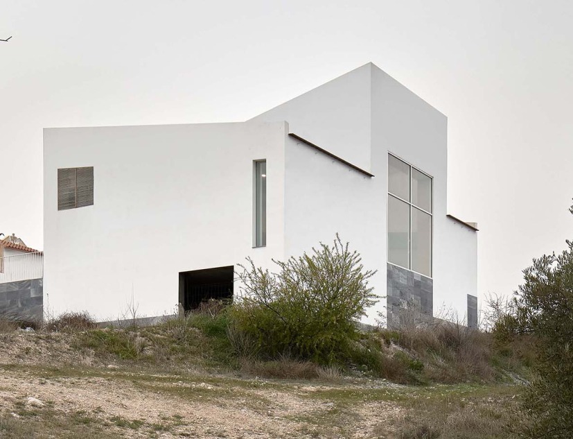 Tanatorio El Higueral por Palera arquitectos. Fotografía por Adam García