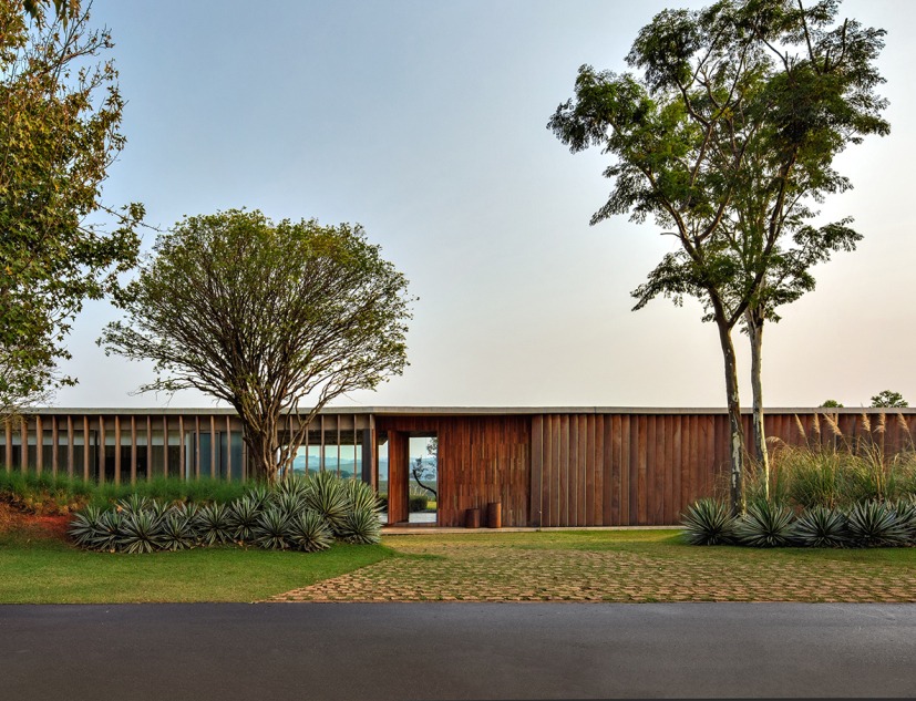 Casa Baroneza por Sabella Arquitetura. Fotografía por Nelson Kon