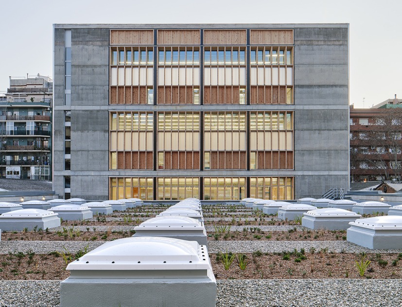 CEM Espronceda by BB Arquitectes + conxita balcells. Photograph by José Hevia