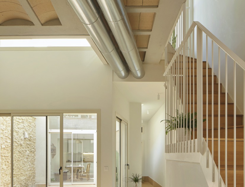 «Casa per a piano i violí» por ENDALT + Josep Eixerés. Fotografía por David Zarzoso