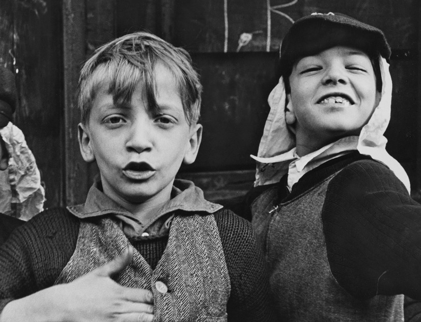Helen Levitt, N.Y., ca. 1940. Courtesy of Film Documents LLC, via Zander Galerie
