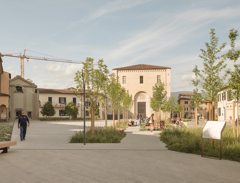Plaza San Lorenzo en Pistoia por MICROSCAPE. Fotografía por Filippo Poli