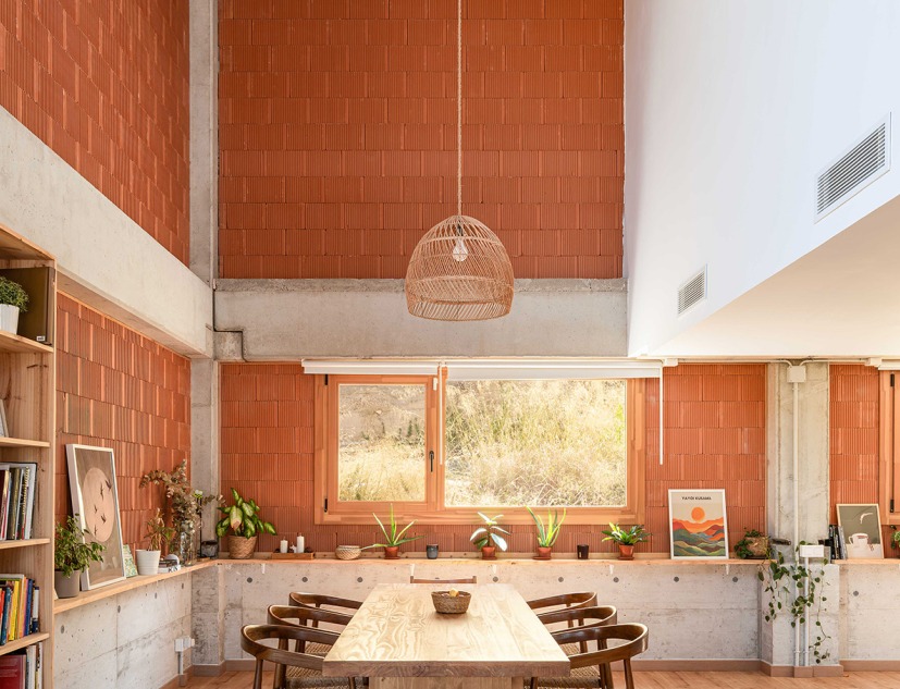 Casa Arlo por Luis Royon Barea + Andreu Arévalo Llàcer. Fotografía por Lluís Bort
