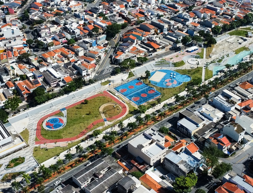 King Pelé Park by Biselli Katchborian + Consoante Arquitetura e Integração. Photograph by Studio Gui Uemura