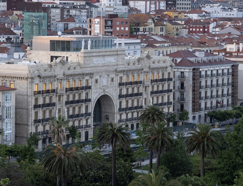 "Faro Santander" by David Chipperfield. Photograph by Juan Baraja