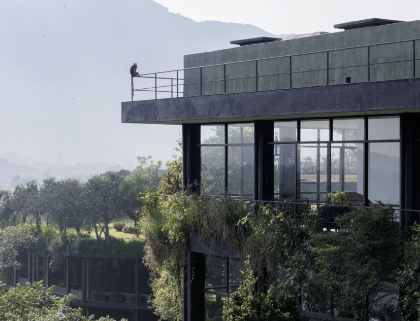 Exterior view, Kandalama Hotel, Dambulla, Sri Lanka. Photograph by Iwan Baan, 2026