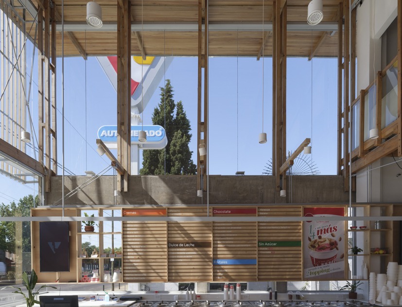 "Autohelado LV Escalada" by DRM Arquitectura. Photograph by Javier Agustín Rojas