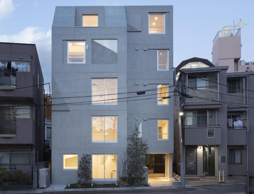 Shin-Nakano Trapezoidal by Ryuichi Sasaki Architecture. Photograph by Takumi Ota Photography