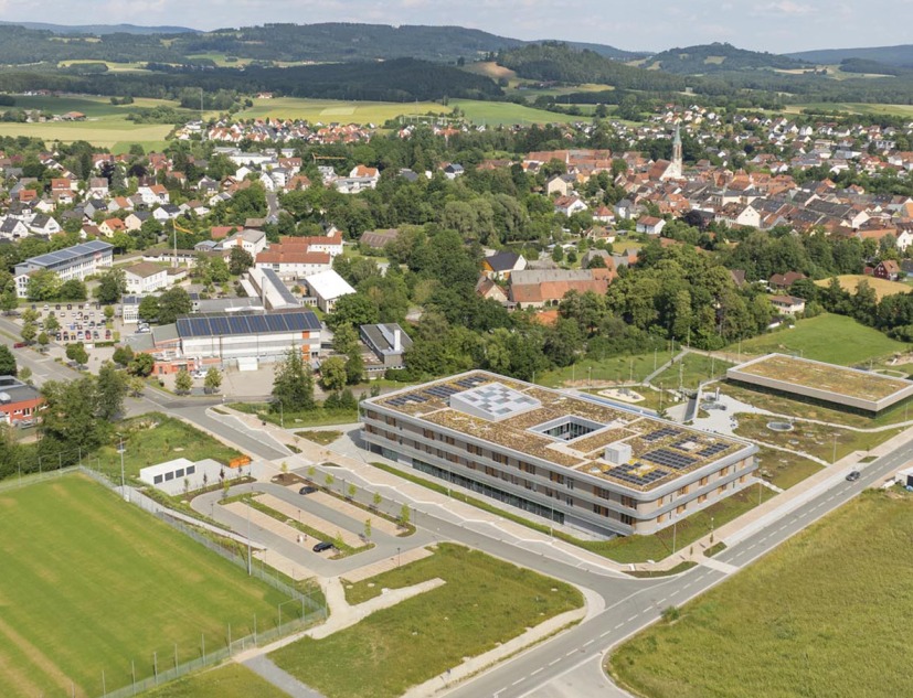 "Staatliche Realschule Kemnath" by ALN + Gutiérrez-delaFuente. Photograph by Roland Halbe