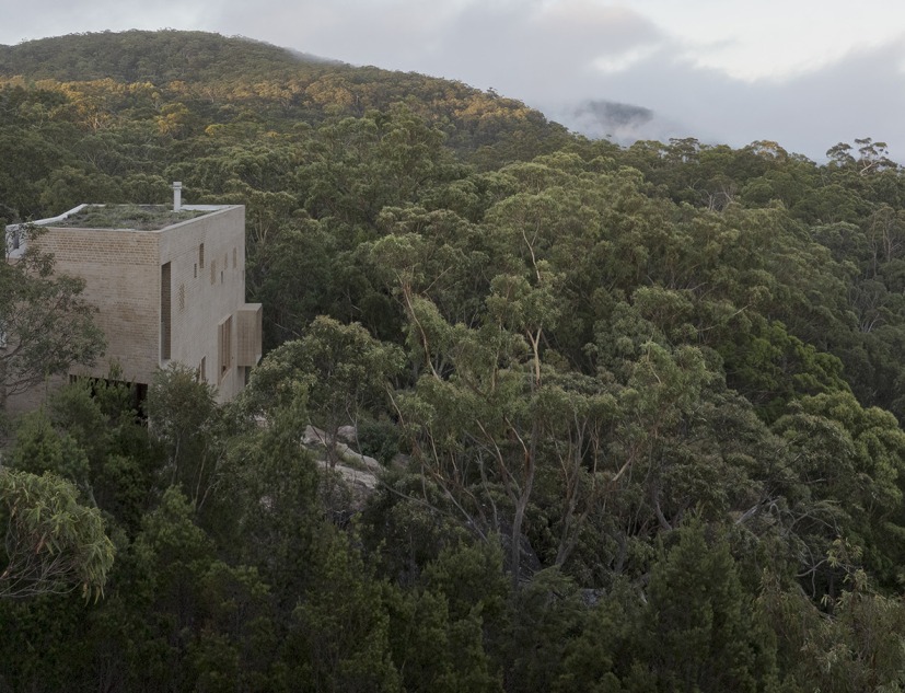 Casa EA por Bokey Grant. Fotografía por Clinton Weaver