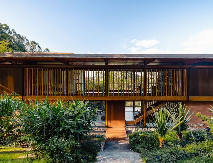 Pinhal House by Cornetta Arquitetura. Photography by Manuel Sá 