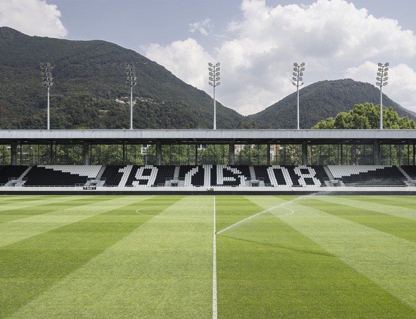 Arena Sportiva by Cruz y Ortiz Arquitectos SLP + Giraudi Radczuweit Architetti Sagl. Photograph by Fernando Alda