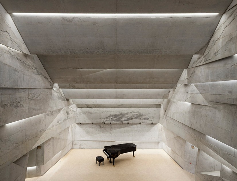 Sala de conciertos de Blaibach por Peter Haimerl. Fotografía © Edward Beierle