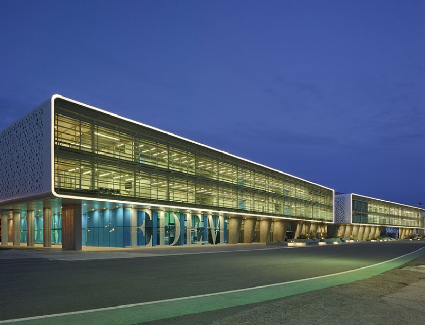 Exterior night view. Marina de empresas by Rstudio arquitectura. Photography © David Frutos