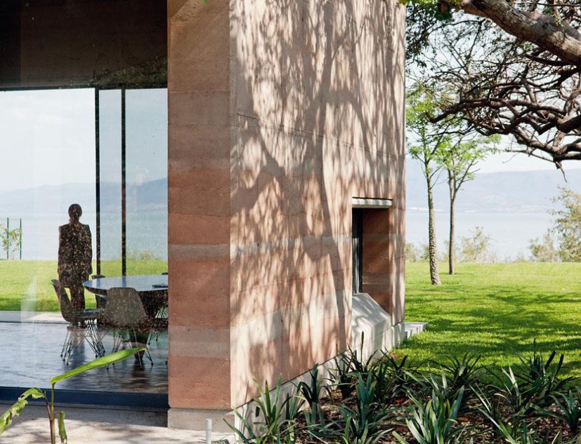 Casa Ajijic by Tatiana Bilbao. Photograph © Iwan Baan