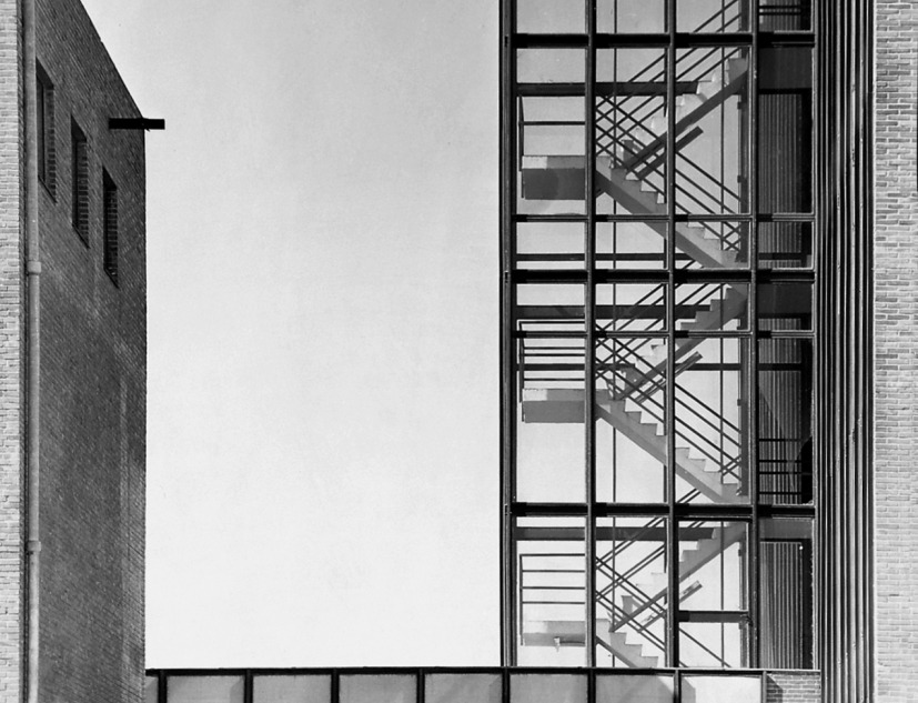 Monky Coffee Factory (1960) by Genaro Alas and Pedro Casariego. Photograph by Uria foto, courtesy of Juan Casariego