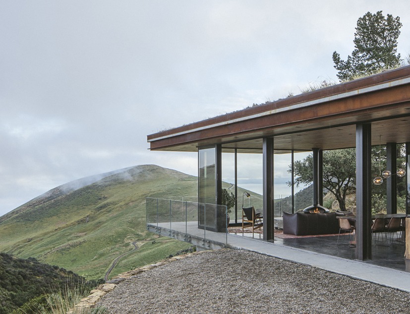 Off-Grid Guest House by Anacapa Architecture. Photograph by Erin Feinblatt