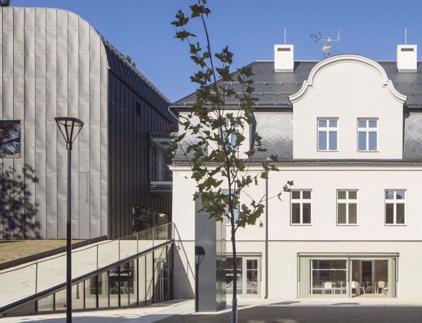 IGI Library by atakarchitekti. Photograph by Tomáš Souček