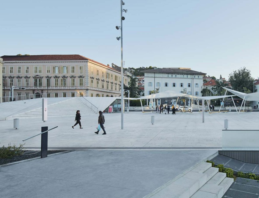 Plaza Poljana por Atelier Minerva + Instituto de Arquitectura, Facultad de Arquitectura, Universidad de Zagreb. Fotografía por Ervin Husedžinović