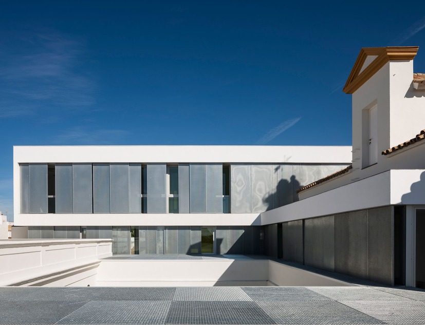 Rehabilitation and Extension of Posadas Town Hall by GALERA ARCHITECTS. Photograph © FERNANDO ALDA