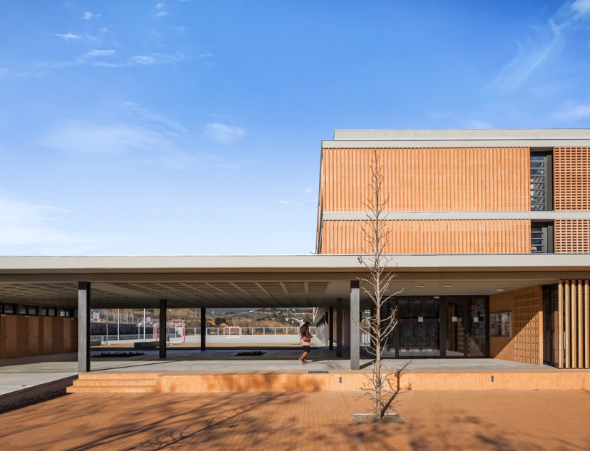 Les Aimerigues Institute by Barceló Balanzó Arquitectes + Xavier Gracia. Photograph by Simón García