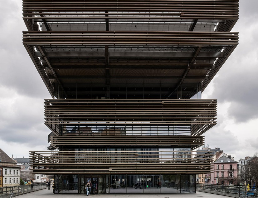 Main entrance from Miriam-Makeba square. De Krook library by RCR + Coussée & Goris architecten. Photograph by Hisao Suzuki 